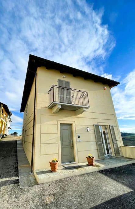 Locanda Del Bricco Pt Cisterna d'Asti Экстерьер фото